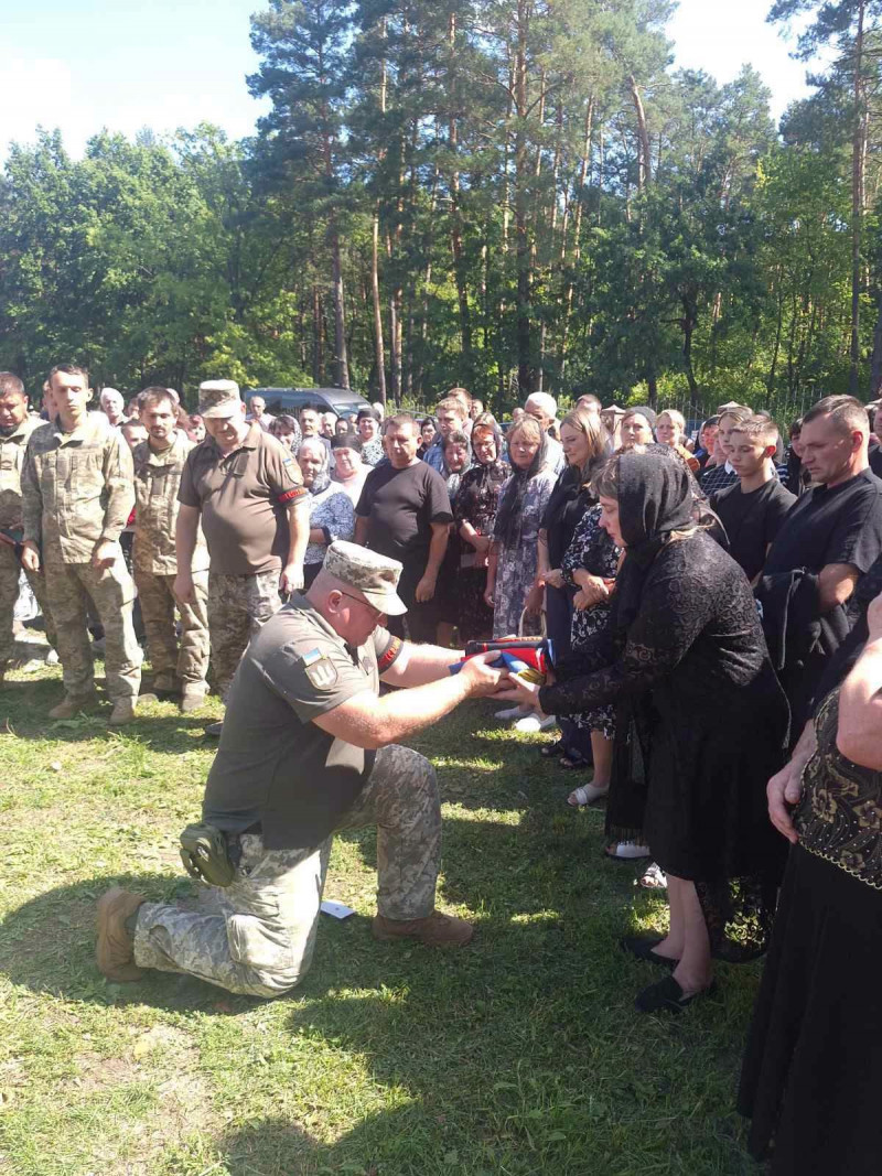 «Повернувся з-за кордону, щоб захищати Україну»: на Волині попрощалися з 27-річним Героєм Богданом Денисюком