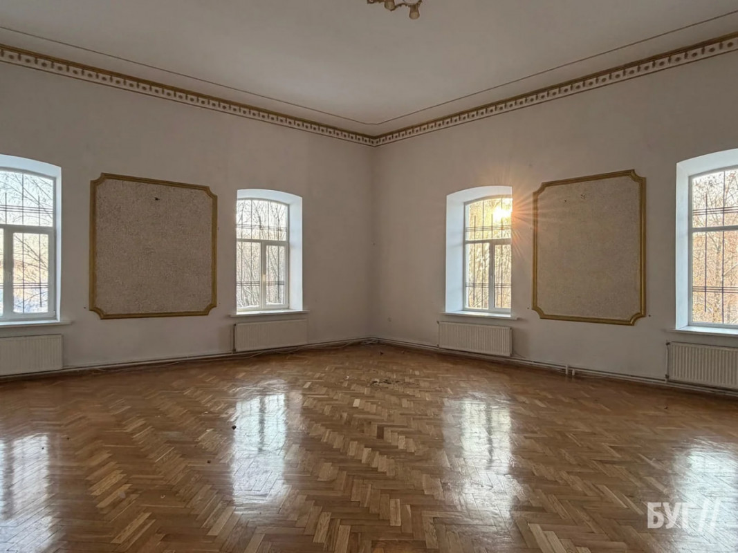 Порожні зали, сміття і зірване майно: що залишила УПЦ МП в Успенському соборі у Володимирі. Фото