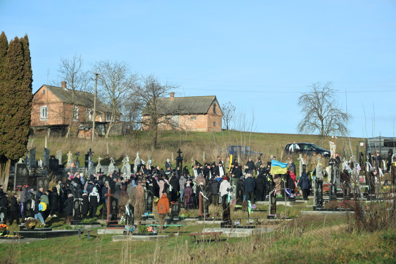 Майже два роки вважався зниклим безвісти: у Луцькому районі в останню дорогу провели Героя Георгія Гайдая