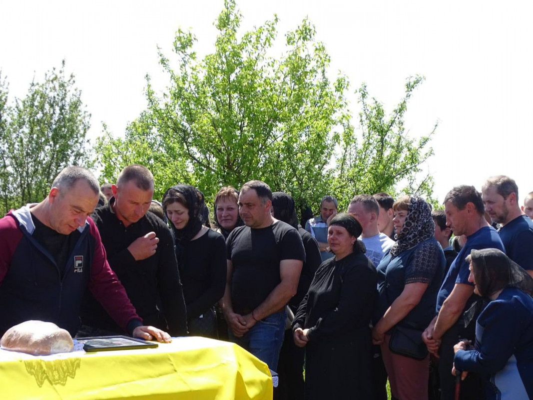 Родина дочекалася Героя - волиняни попрощалися із полеглим Героєм Василем Криницьким