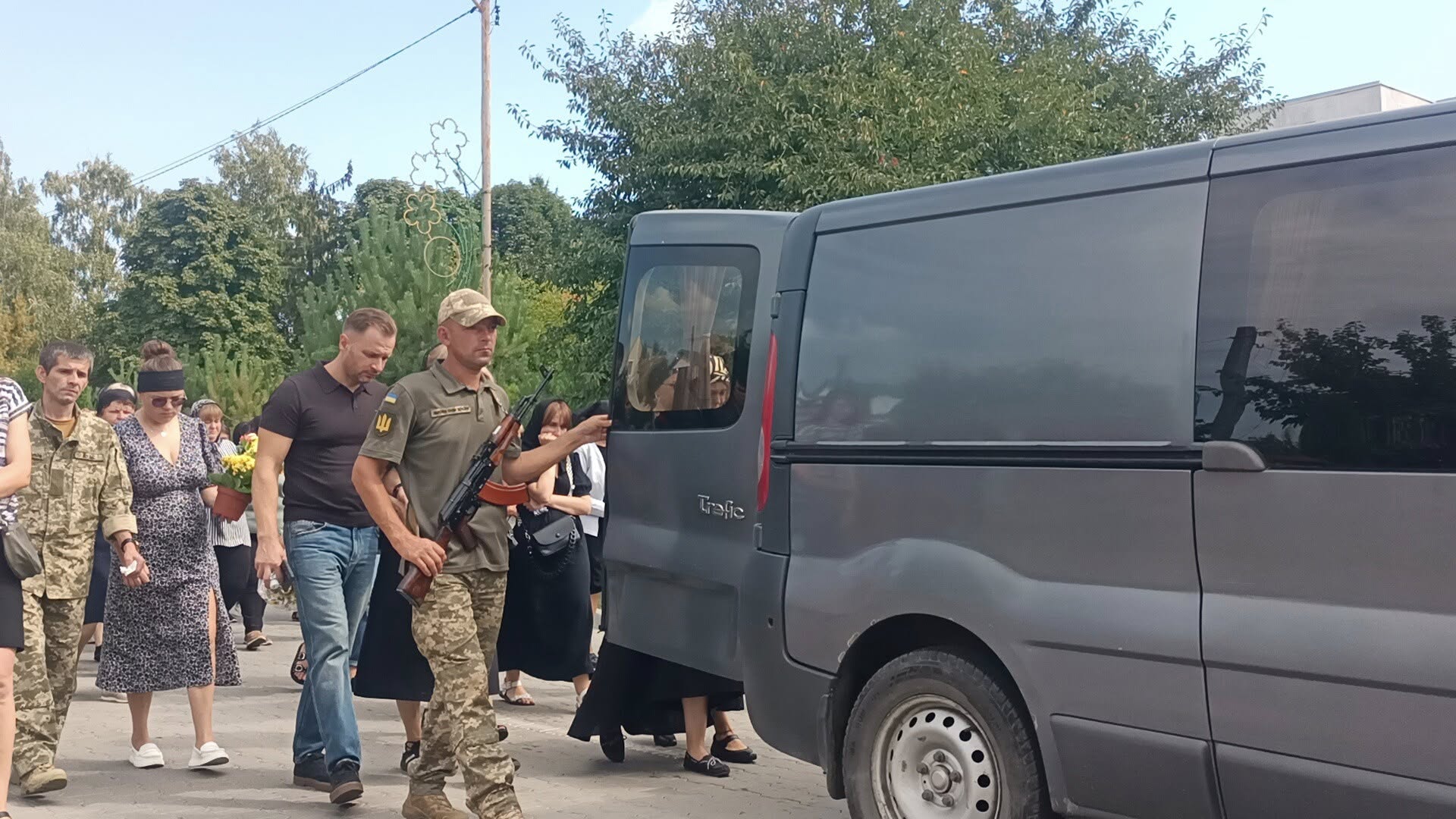 Планував весілля з коханою, але не судилося: біля Луцька попрощалися з Героєм Владиславом Харитонюком