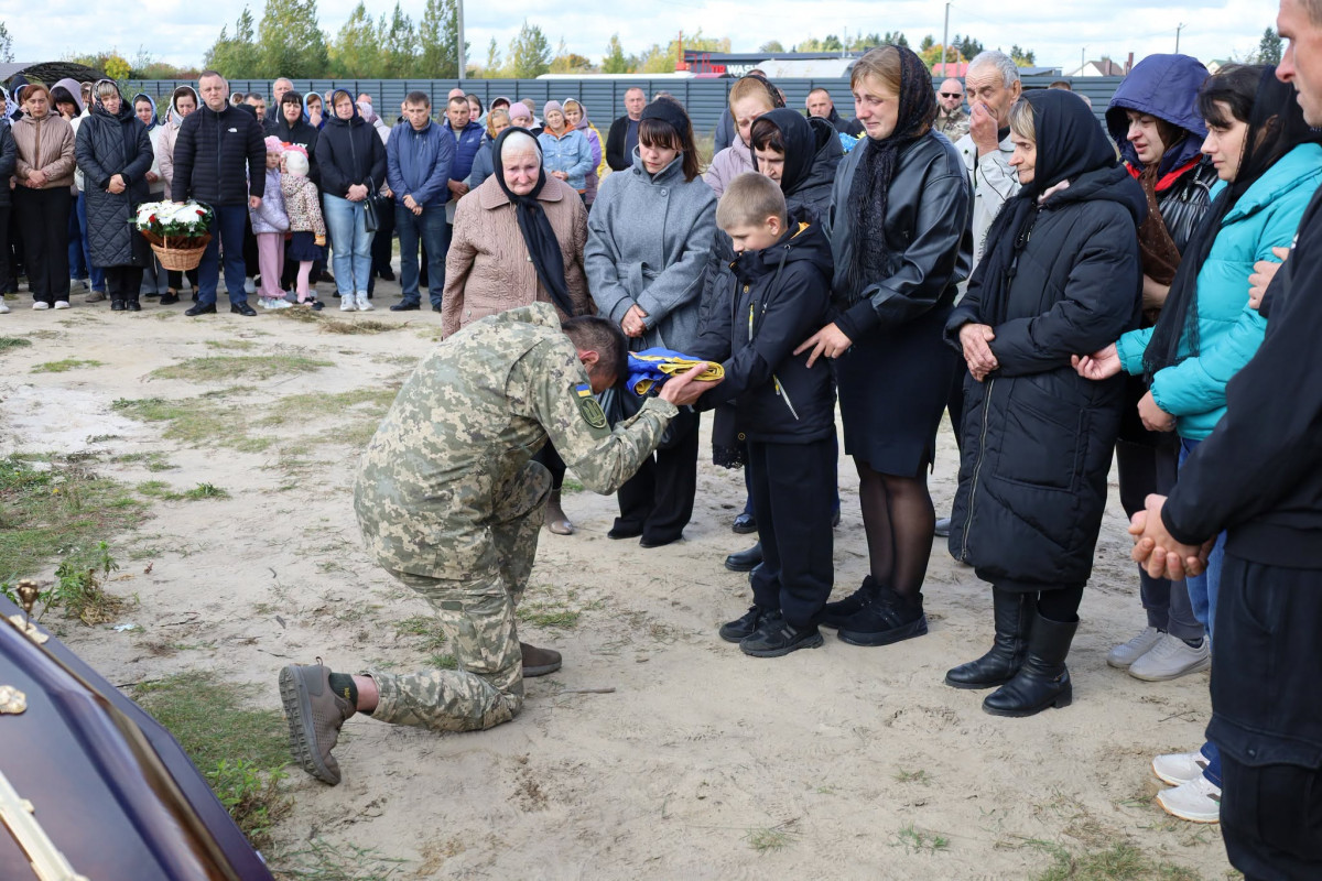 «Йому назавжди 30»: на Волині попрощалися з Героєм Романом Пилипчуком
