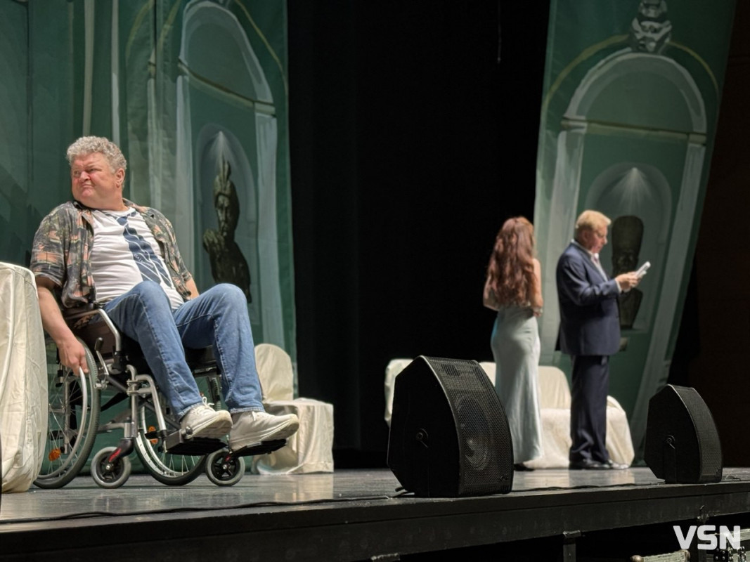 Комедія «Перевертень» у Луцьку: як минув театральний вечір