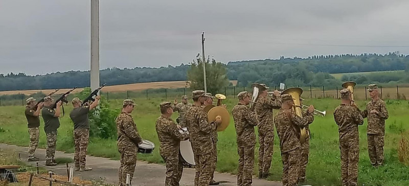 Загинув на Курському напрямку: у Луцькому районі поховали мінометника Олексія Сенченка