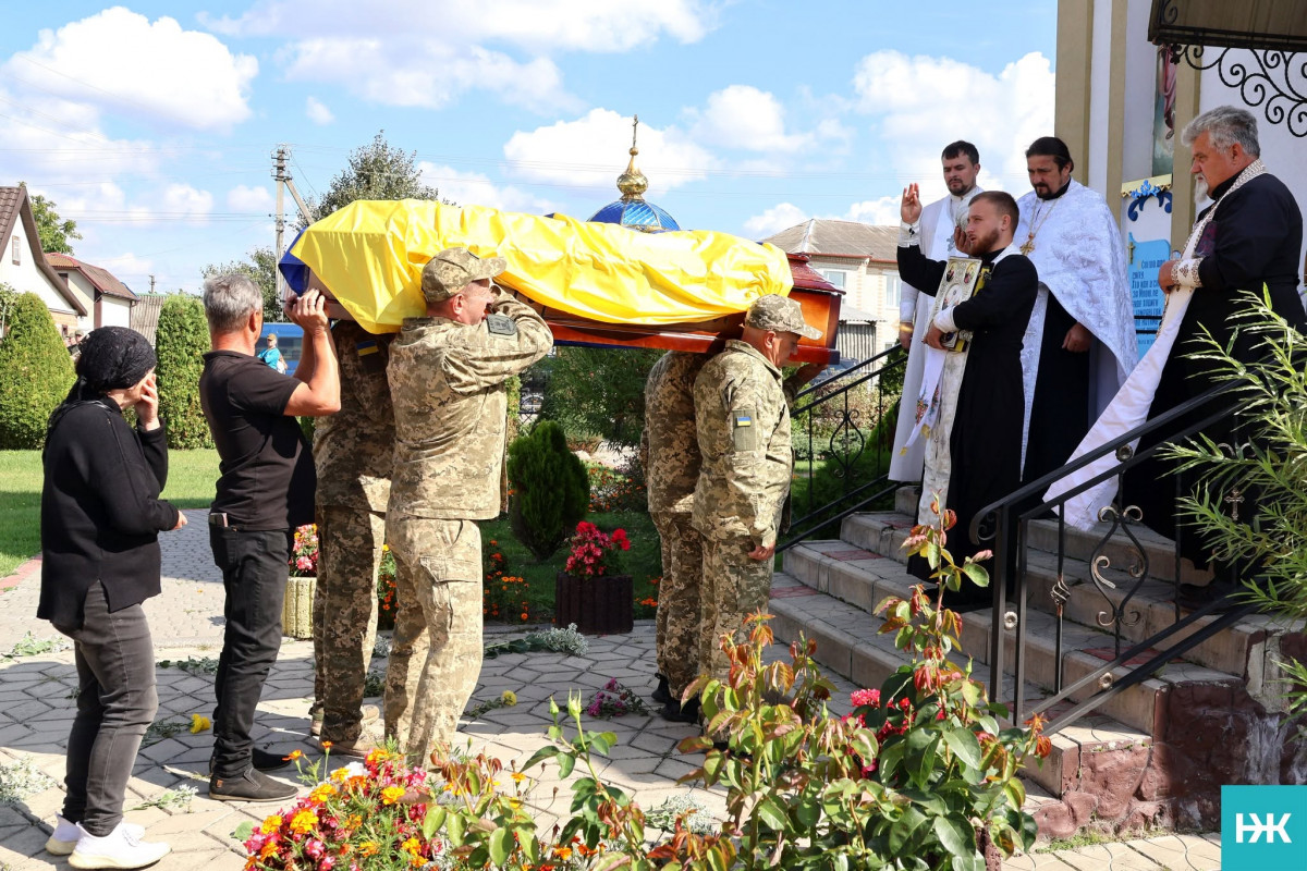 Життя обірвала ДТП: на Волині попрощалися з молодим військовим Олександром Круковцем