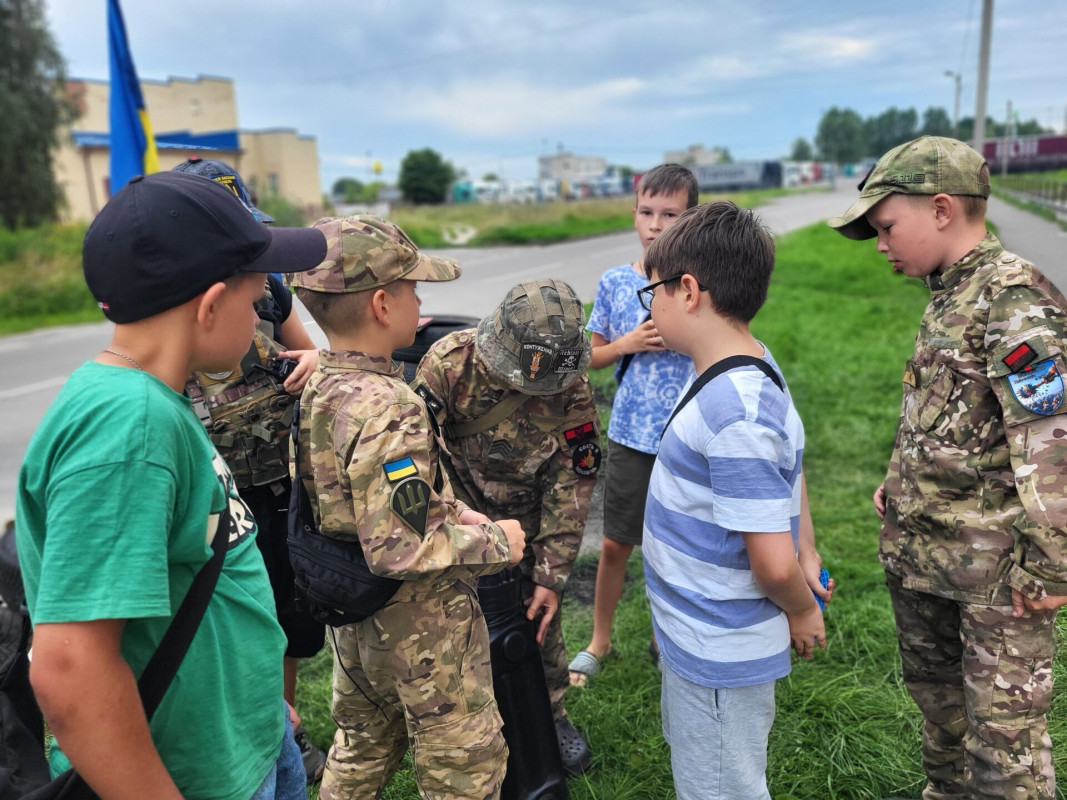 Канікули для допомоги: на Волині діти купили два дрони для захисників України