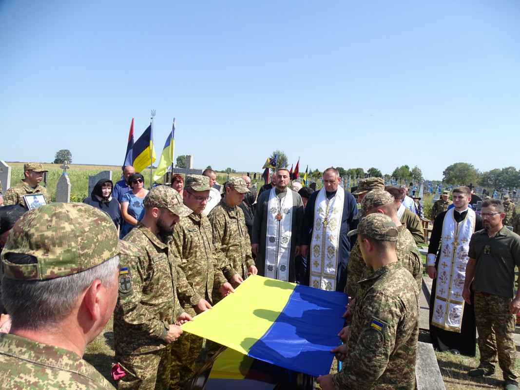 Лікарі боролися за його життя, але серце зупинилося: на Волині поховали 35-річного Сергія Омелянчука