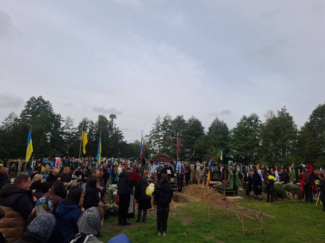 Волиняни попрощалися із захисником Олександром Пінчуком, який понад два роки вважався зниклим безвісти