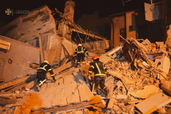 У центрі Львова вночі обвалився будинок. Три квартири зруйновано