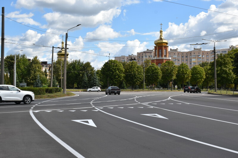 У Луцьку наносять нову дорожню розмітку: що змінилося