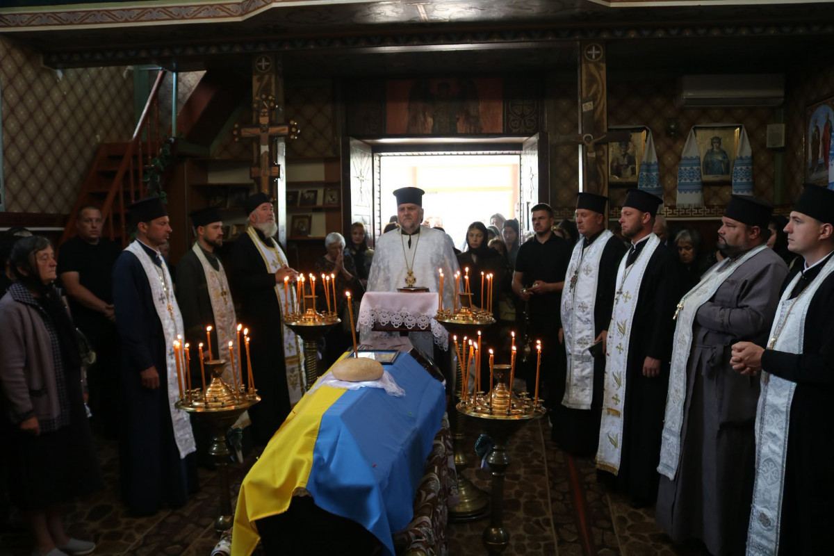 Майже 2 роки рідні жили надією на його повернення: у Луцькому районі поховали Героя Миколу Якубовича