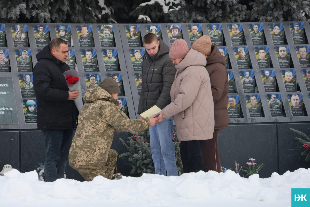 На Волині рідним полеглих воїнів вручили їхні відзнаки