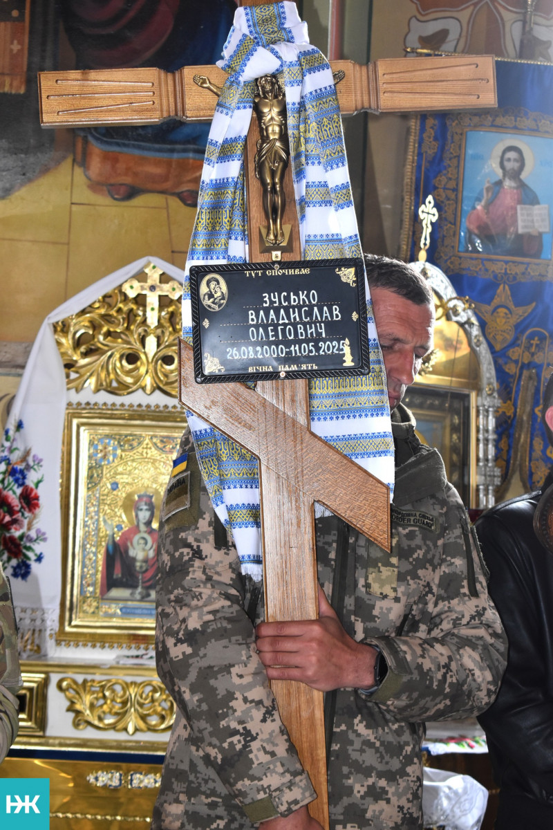 Мав святкувати весілля – натомість його провели в останню путь: на Волині попрощались з Героєм Владиславом Зуськом