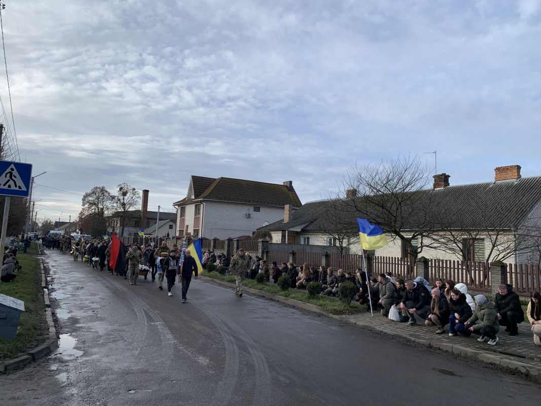 Майже через 7 місяців повернувся додому: на Волині попрощалися з 33-річним Героєм Дмитром Трофімюком