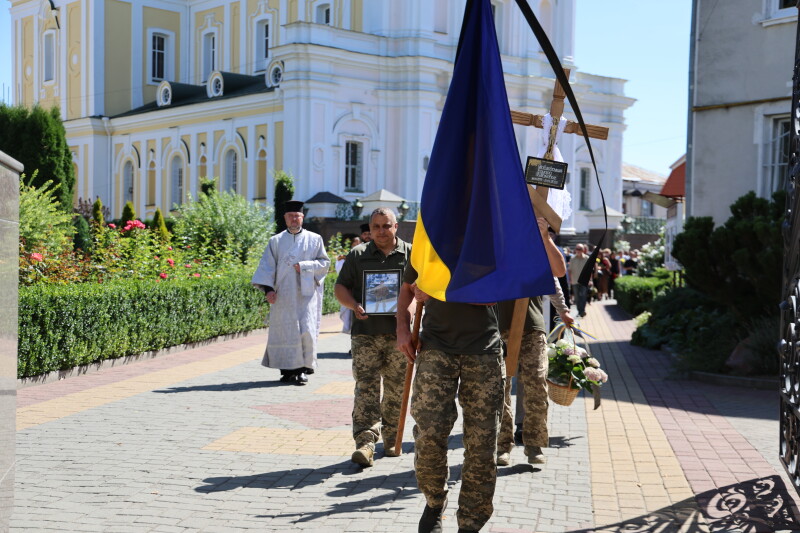 Загинув чотири місяці тому: у Луцьку попрощалися із 54-річним Героєм Едуардом Павловським