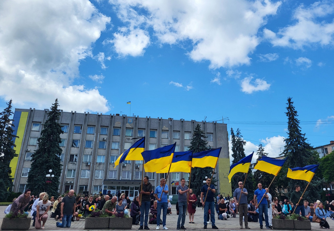Надію родини змінила страшна звістка: на Волині попрощалися з Героєм Віктором Дорощуком, який довгий час вважався зниклим безвісти