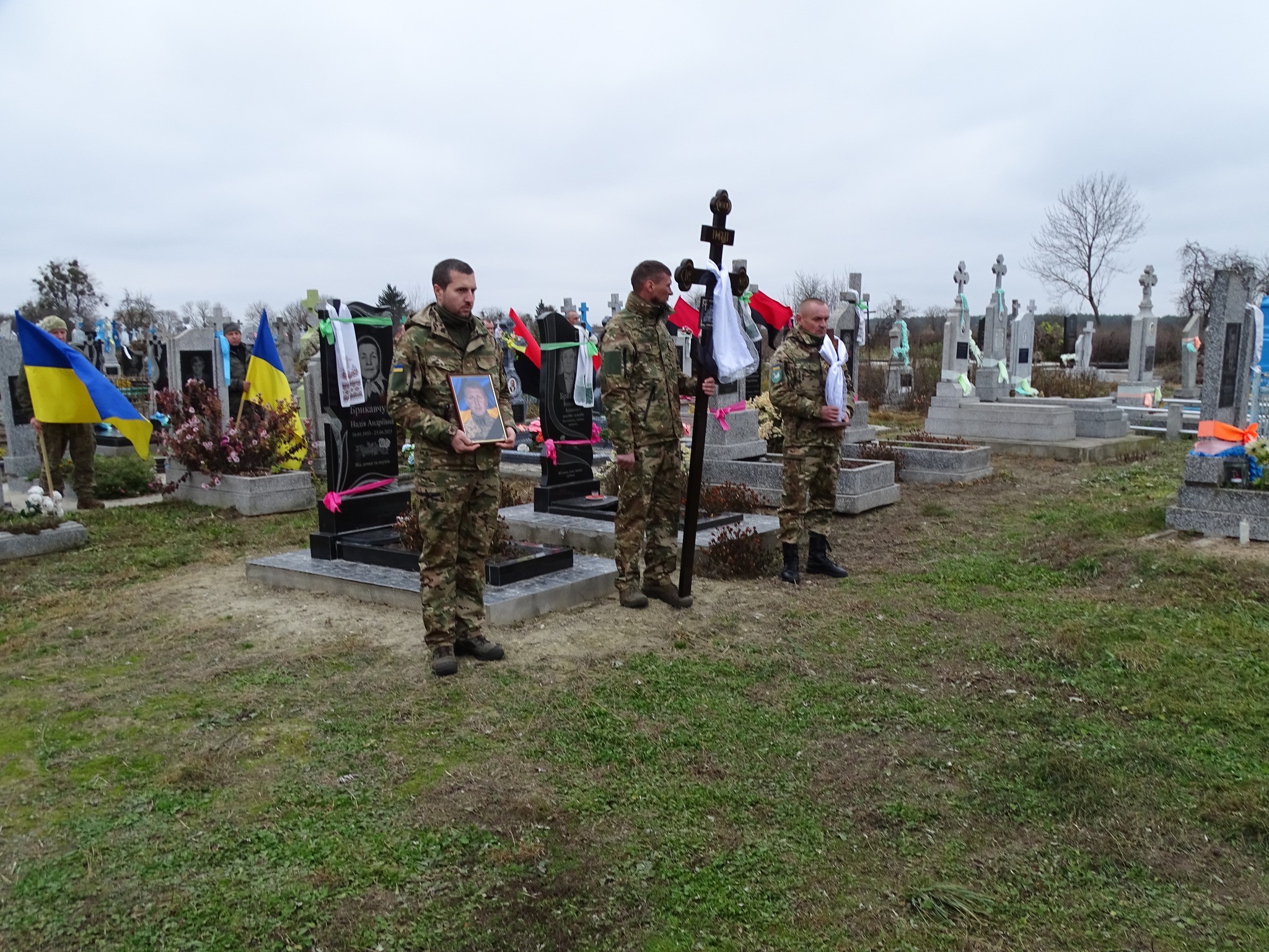 Мобілізували у липні, а в листопаді він уже загинув: Волинь попрощалася із ще одним Героєм, який віддав життя за Україну