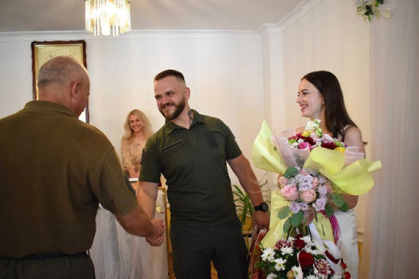 Волинянин повернувся з Польщі в Україну, щоб боронити її та взяти шлюб