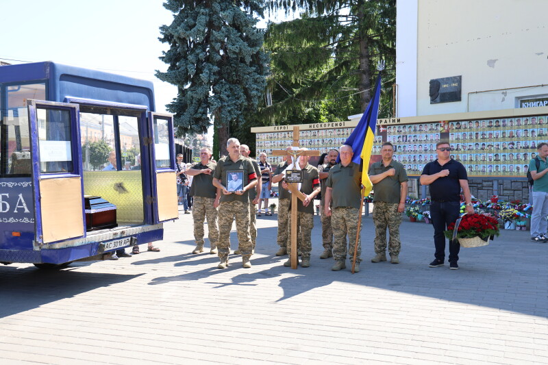У Луцьку попрощалися з захисником Дмитром Солонніковим