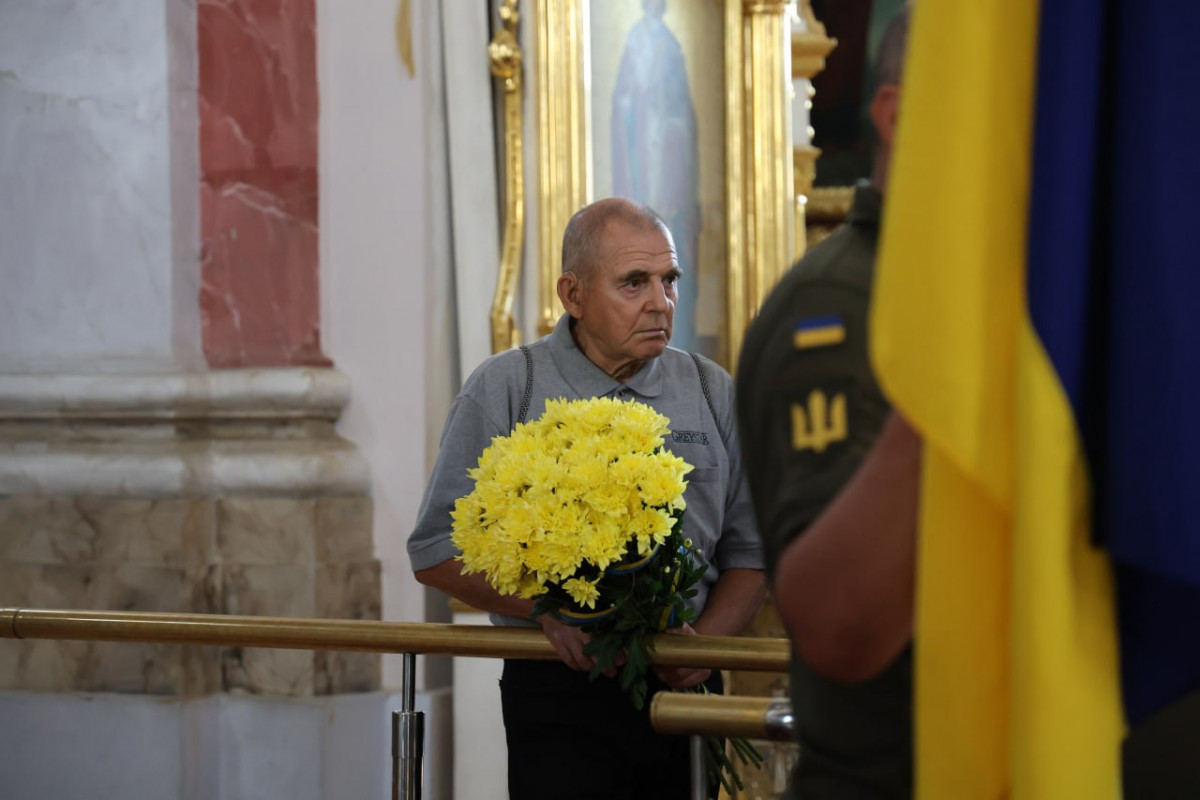 У Луцьку з військовими почестями поховали Героїв Романа Меюса та Олександра Радивоніка