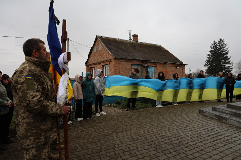 Загинув понад півтора року тому: у Луцькій громаді попрощалися з полеглим Героєм Іваном Матвіюком