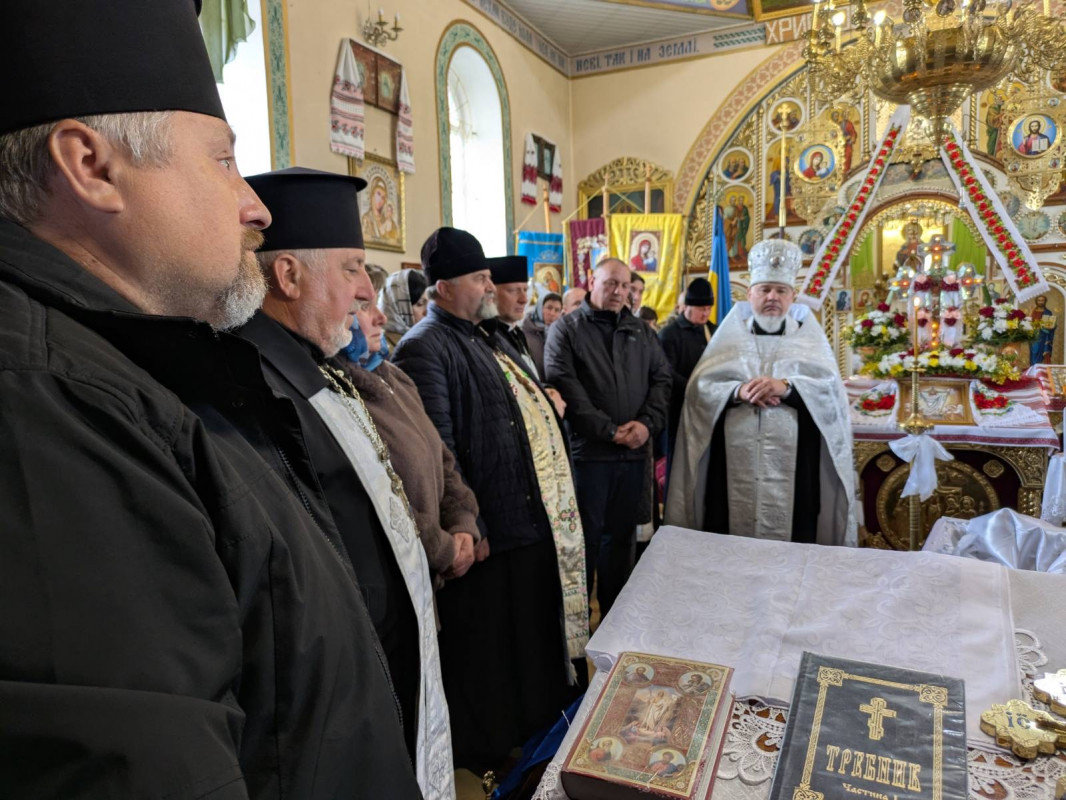 Громада на Волині віддала останню шану загиблому Герою Віктору Гошку
