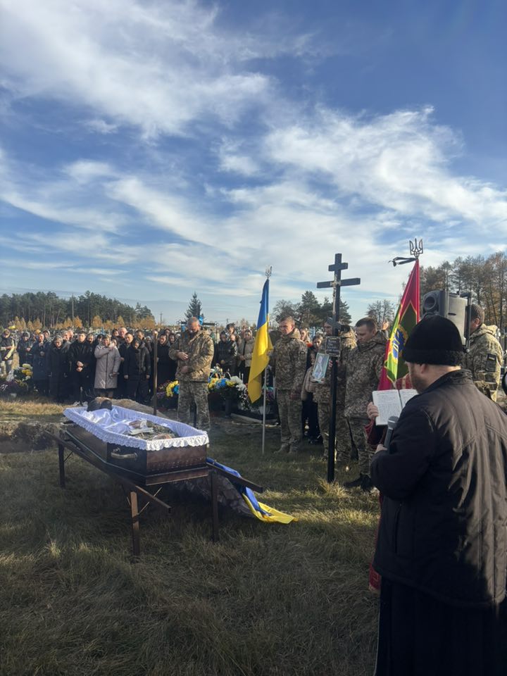 До останнього подиху боронив Україну: на Волині попрощалися із загиблим Героєм Іваном Кіпенем