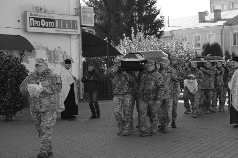 Загинули на Донеччині: у Луцьку попрощалися з Героями Олегом Троцюком та Ігорем Кунашиком