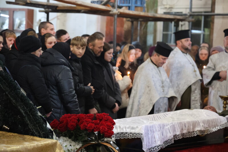 Чорний день: у Луцьку попрощалися одразу з двома Героями - Вадимом Радюком та Романом Сокольським