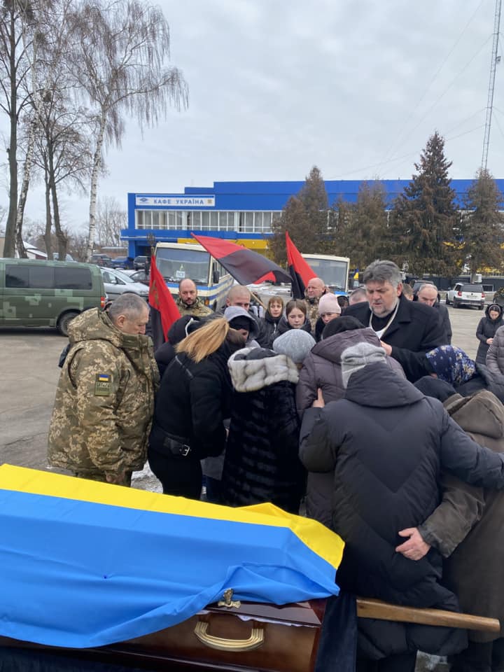 Загинув у бою на Покровському напрямку: у Луцькому районі прощаються із Героєм Андрієм Головчуном