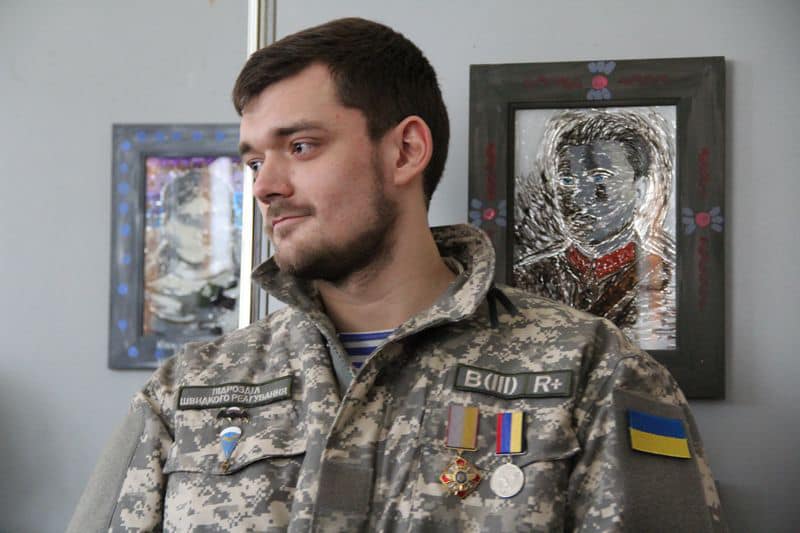 Молодий командир роти з Луцька втратив дві ноги, він у реанімації: потрібна допомога