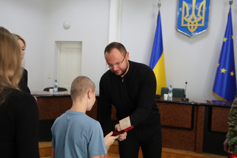 У Луцьку родинам загиблих воїнів вручили державні нагороди
