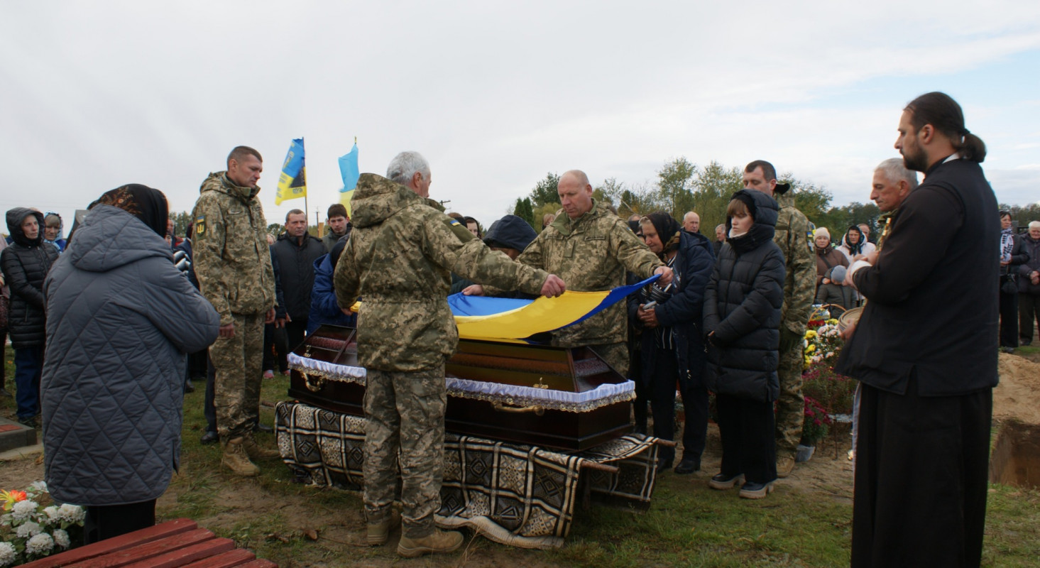 Світла людина зі щирим серцем: на Волині попрощалася з військовим Миколою Пахлею