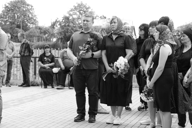 Два прощання в один день: жителі Луцької громади провели в останню дорогу захисника України Олега Скорупського