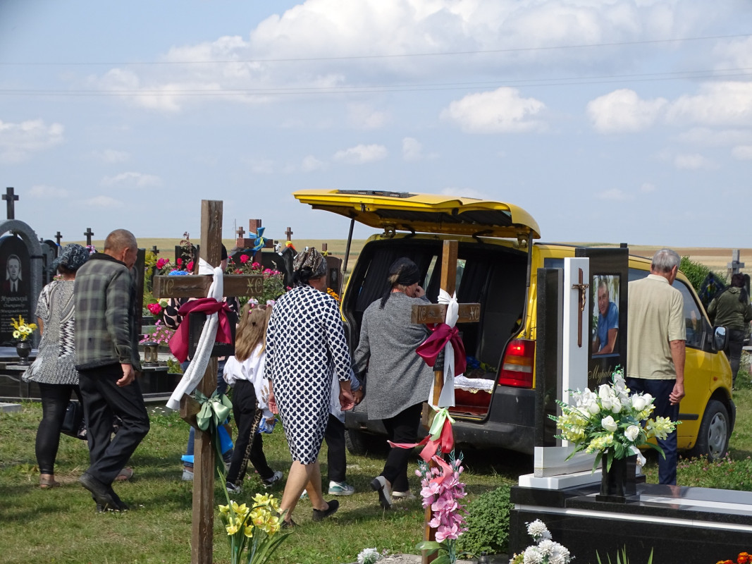 Трагічний день: на Волині попрощались з Героєм Юрієм Дарчиком