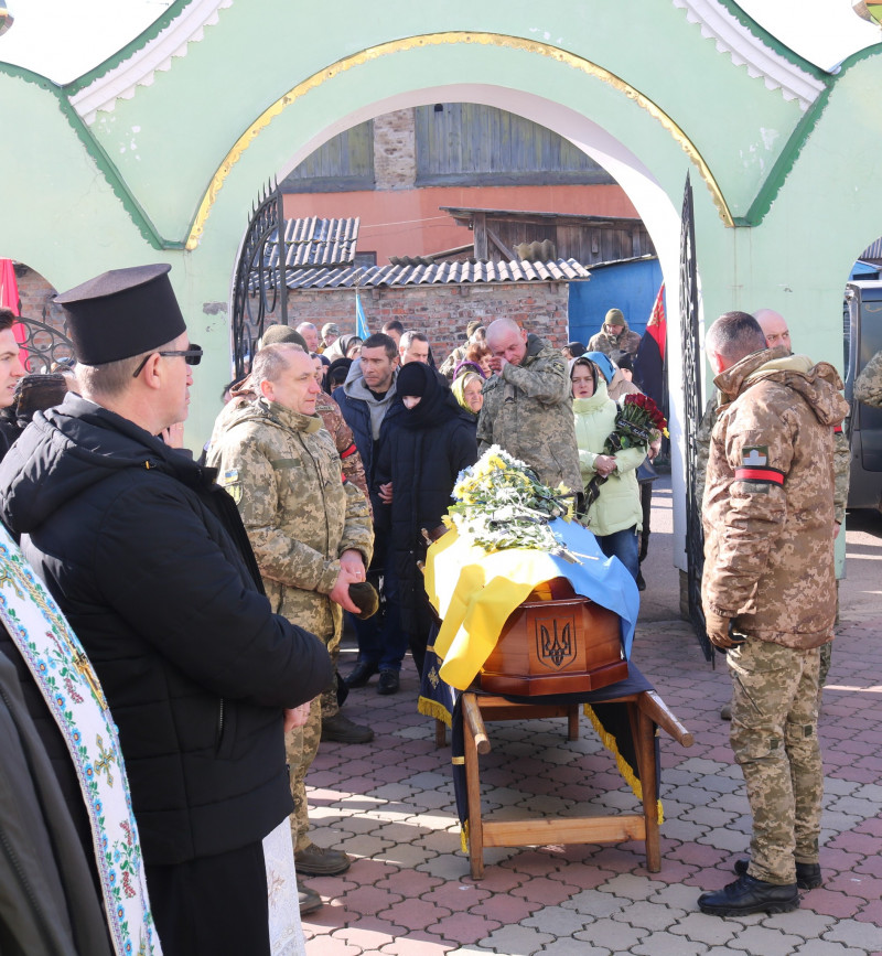 Довгий час вважався зниклим безвісти: на Волині в останню дорогу провели Героя Степана Гебу