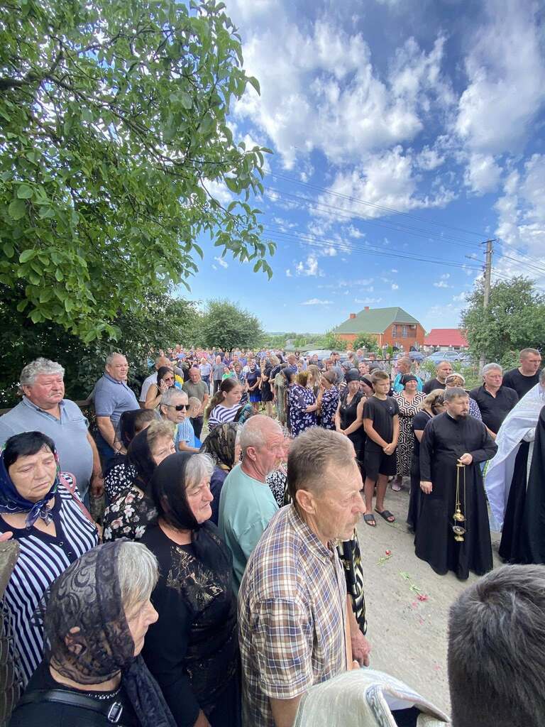 Вічна дорога додому: Волинь попрощалася з полеглим захисником Миколою Корукою
