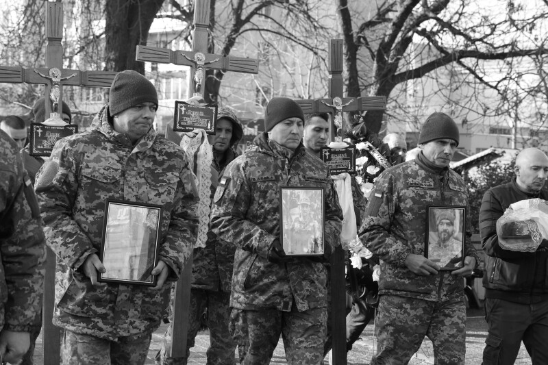 Чорний день: у Луцьку попрощалися одразу з трьома Героями