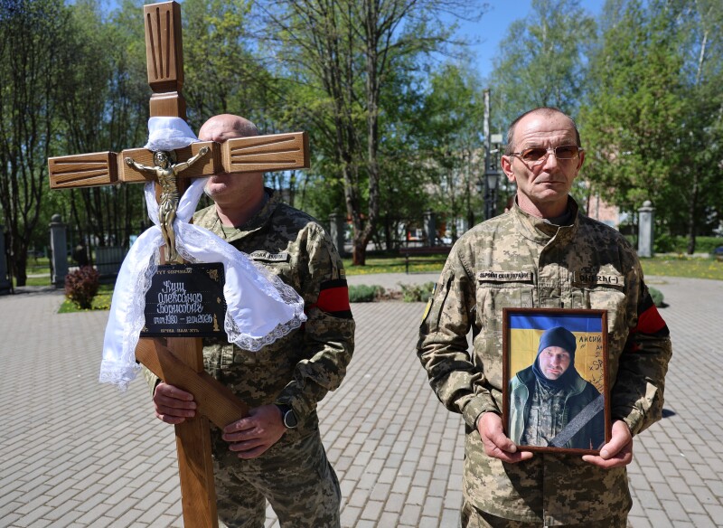Загинув на Великдень. У Луцьку попрощалися з Героєм Олександром Кущем