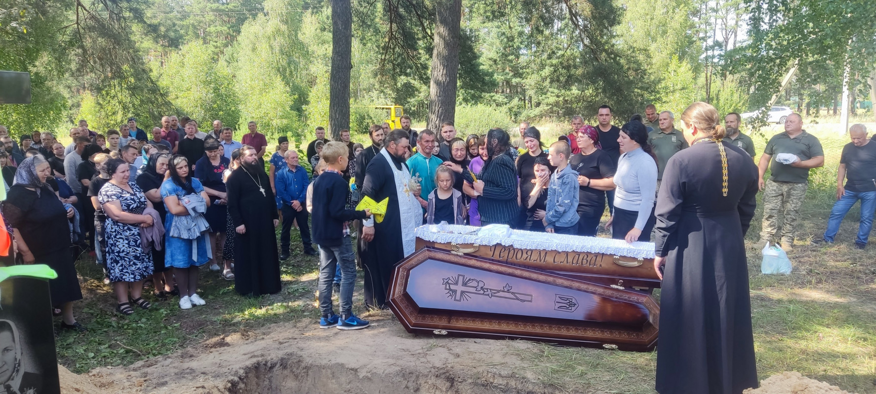 Молоде життя обірвала війна: на Волині попрощалися з Героєм Дмитром Зацерковним