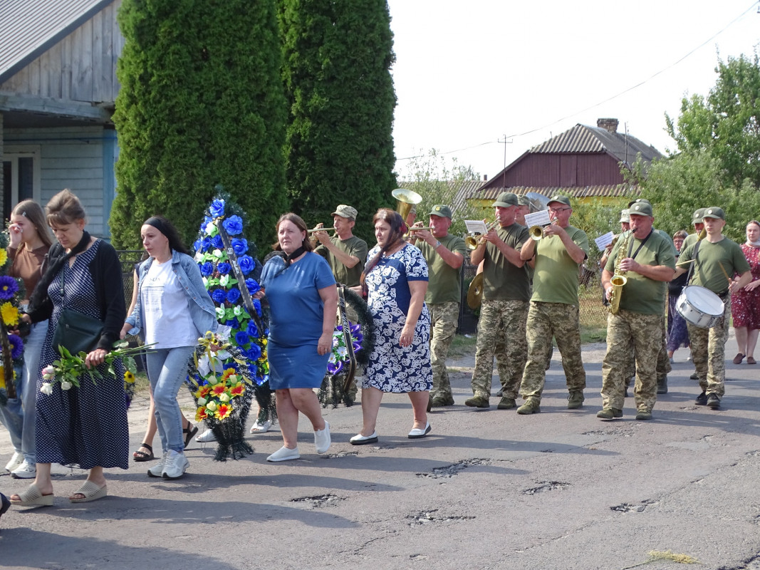 Трагічний день: на Волині попрощались з Героєм Юрієм Дарчиком