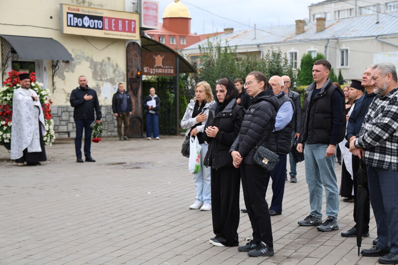 Загинув на Донеччині: у Луцьку попрощалися з Героєм Михайлом Слутяком