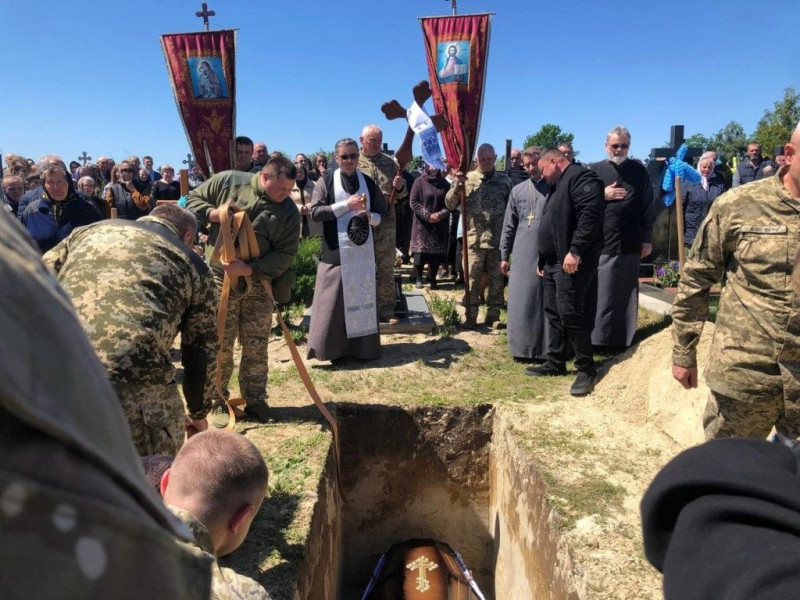 До останнього подиху захищав кордон Батьківщини: на Волині попрощалися з Героєм Сергієм Деркачем