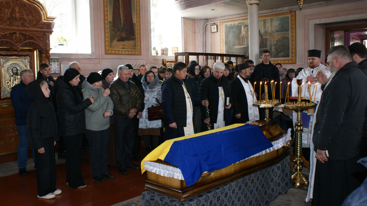 До останнього подиху – за Україну: у Луцькому районі попрощалися з Героєм Сергієм Мандзюком