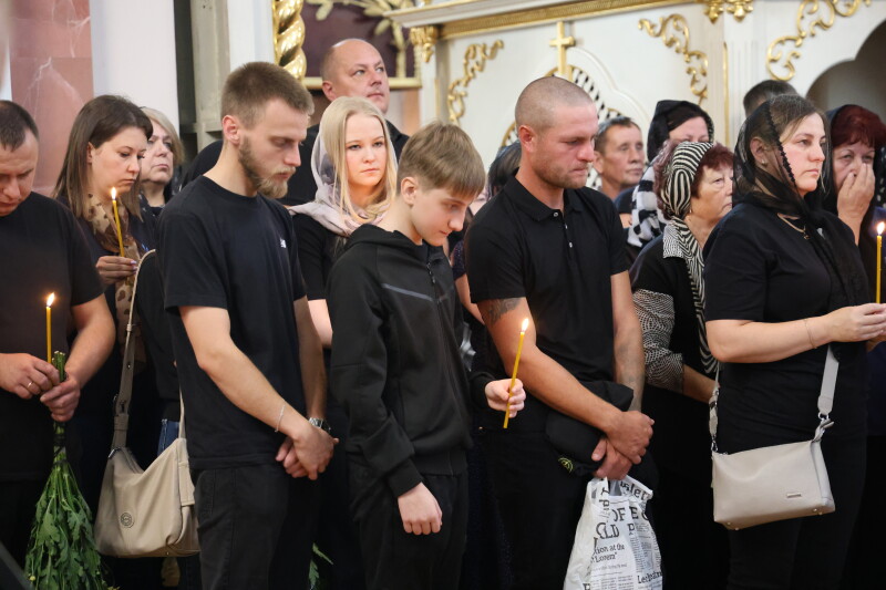 Загинули понад рік тому у Курській області: у Луцьку відбулося прощання з Героями Леонідом Матвійчуком та Олександром Єдинаком