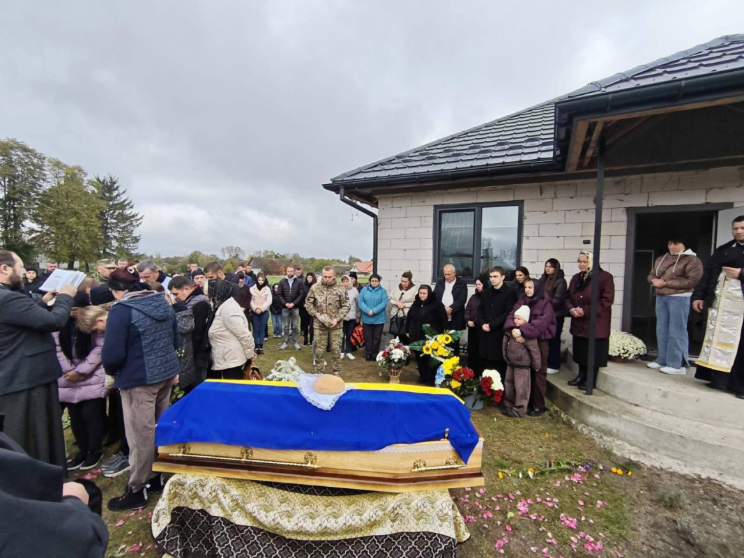 Назавжди 30: на Волині попрощалися із захисником Романом Гілем, якого вважали зниклим безвісти