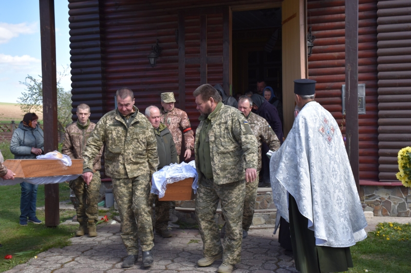 На Волині в останню земну дорогу провели Героя Олександра Сернюка