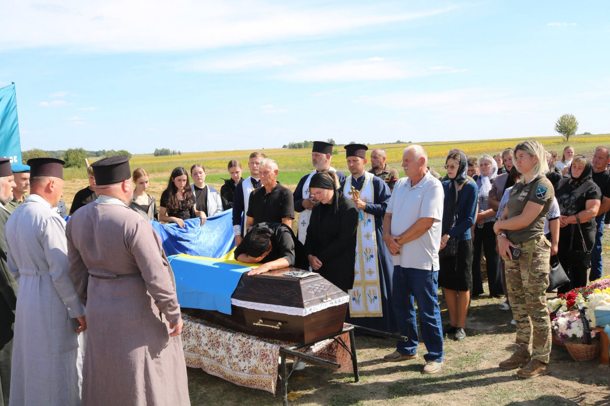 Загинув на Донеччині ще у 2025 році: на Волині провели в останню дорогу захисника Віталія Новосада