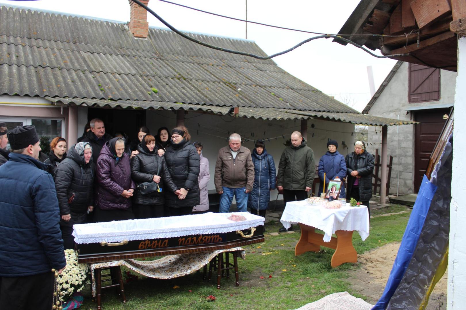 Завтра йому мало виповнитися 55 років: на Волині попрощалися із захисником Василем Савичем