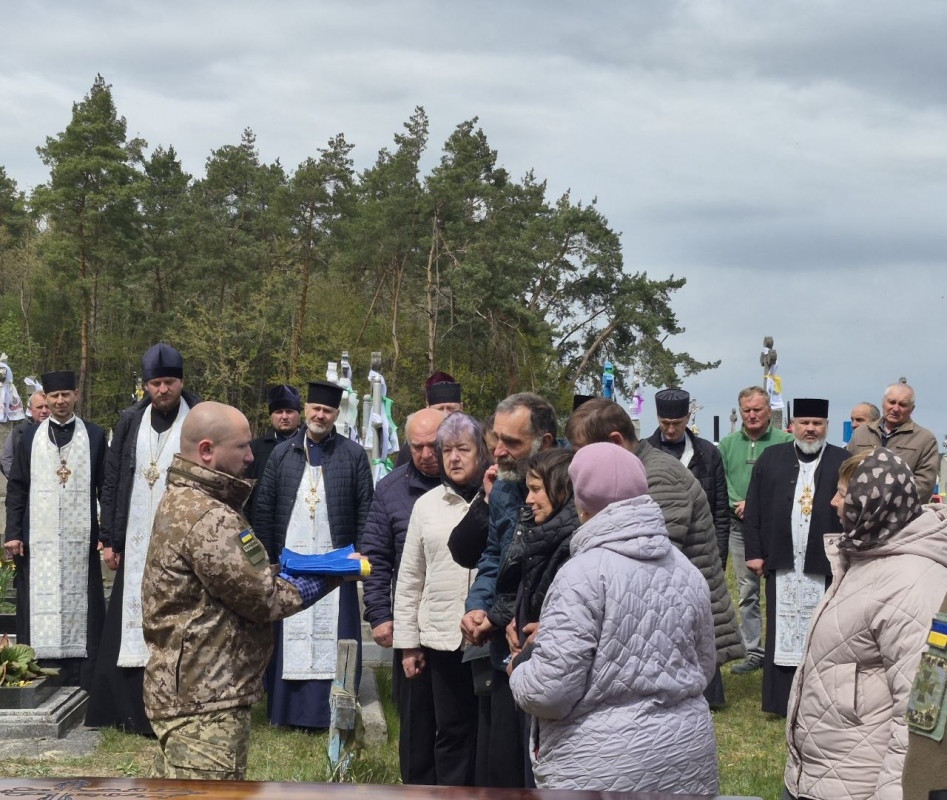 Громада на Волині віддала останню шану загиблому Герою Віктору Гошку